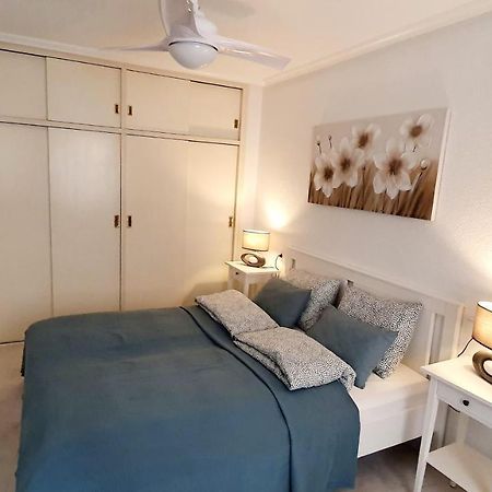 Apartments On The Beach In Torrevieja Exterior foto